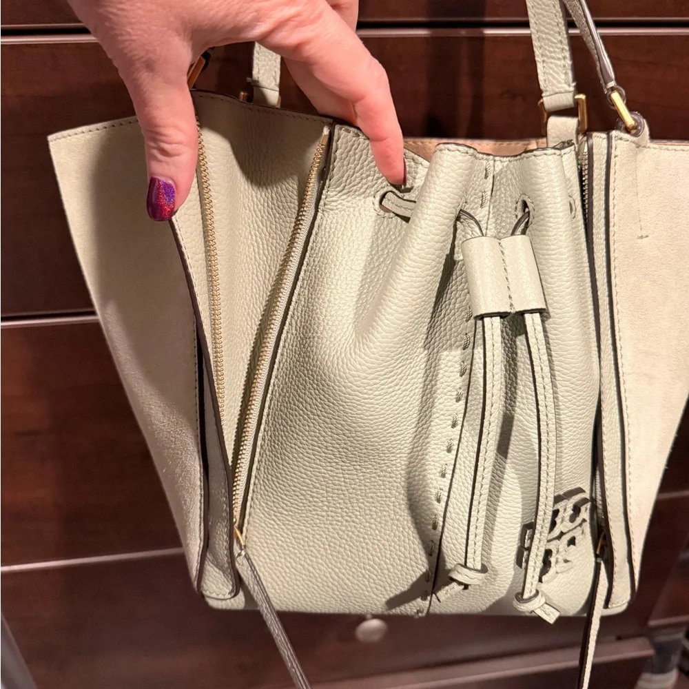 Tory Burch McGraw Dragonfly Sage Green Leather Drawstring Shoulder Tote - Picture 5 of 10